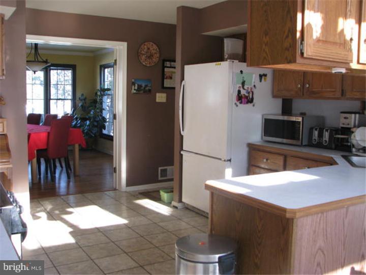 113 Ridgeview Lane Doylestown, PA 18901 - Photo 12 of 24 Kitchen