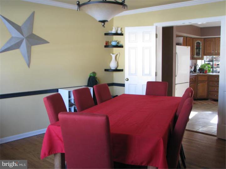 113 Ridgeview Lane Doylestown, PA 18901 - Photo 4 of 24 Dining Room
