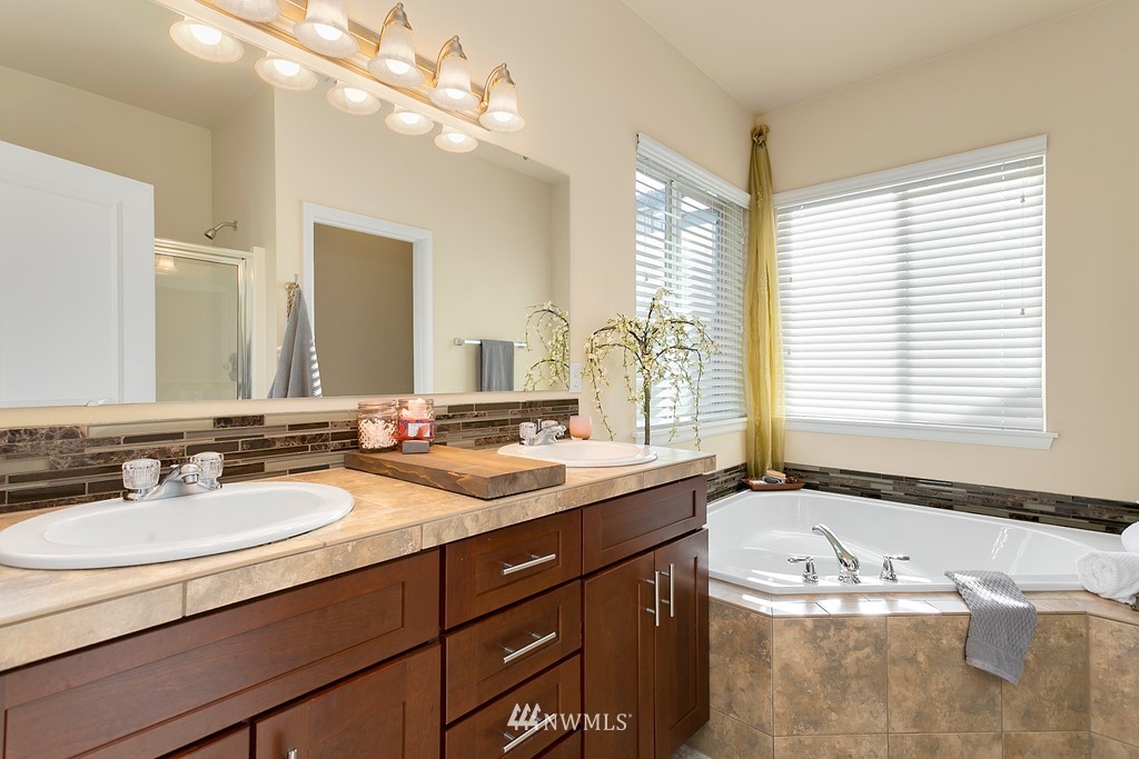 1820 Pierce Avenue Northeast Renton, WA 98056 - Photo 11 of 28 Gallery Image 11