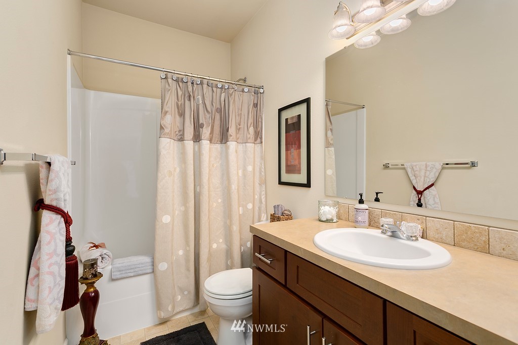 1820 Pierce Avenue Northeast Renton, WA 98056 - Photo 13 of 28 Gallery Image 13