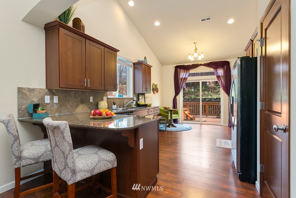 1820 Pierce Avenue Northeast Renton, WA 98056 - Photo 7 of 28 Gallery Image 7