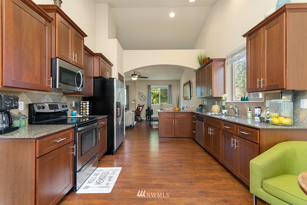 1820 Pierce Avenue Northeast Renton, WA 98056 - Photo 8 of 28 Gallery Image 8