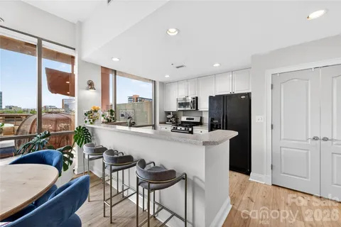 $460,000 | 315 Arlington Avenue, Unit 503, Charlotte, NC 28203