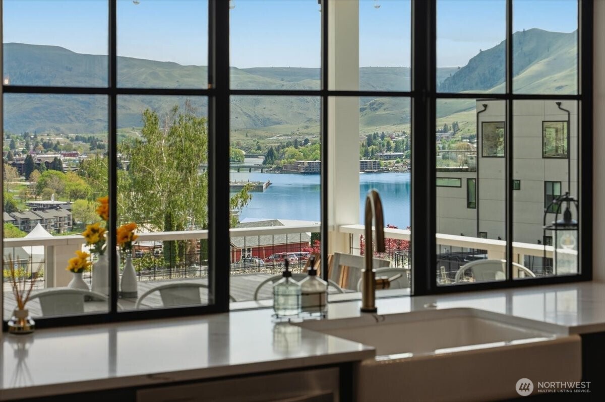 211 Bluebell Lane Chelan, WA 98816 - Photo 13 of 40