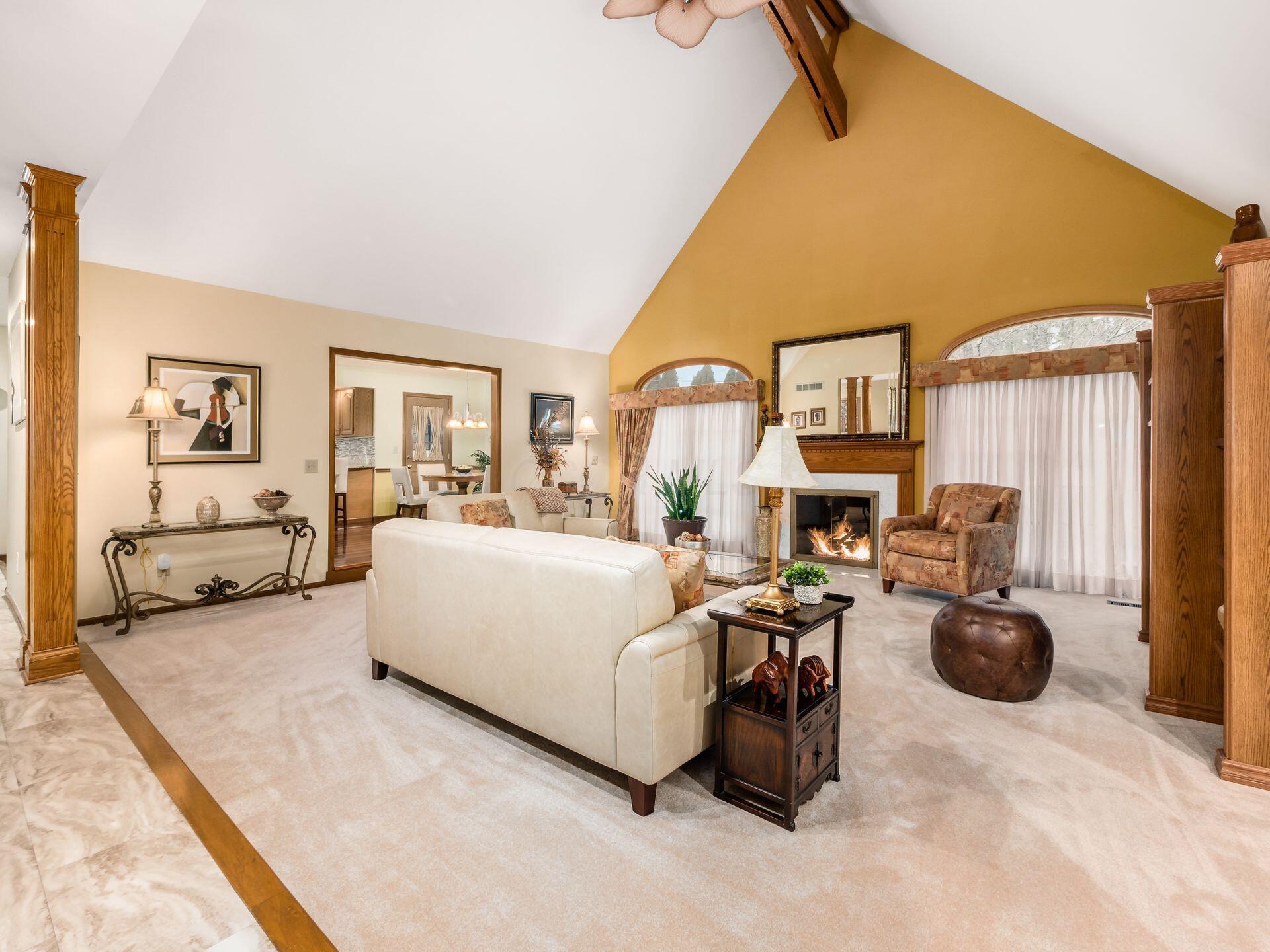 532 Old Farm Road Columbus, OH 43213 - Photo 17 of 75 Great Room
