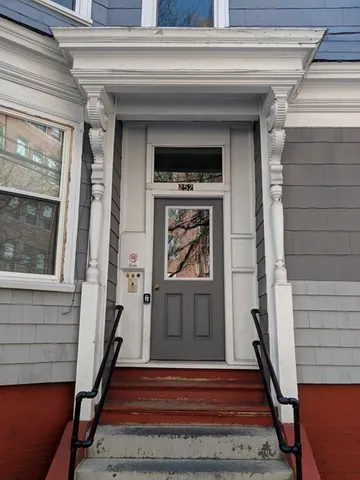 $4,225 | 254 Windsor Street, Unit 1R, Cambridge, MA 02139