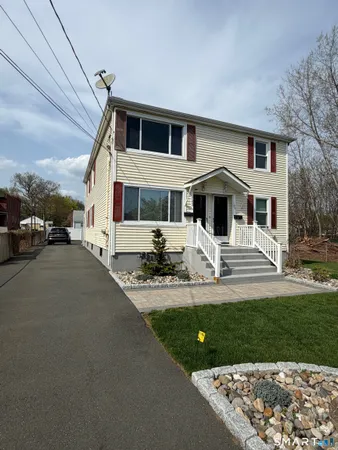 $2,500 | 163 Collins Street, Unit 2, New Britain, CT 06051