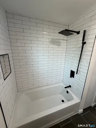 $2,500 | 163 Collins Street, Unit 2, New Britain, CT 06051