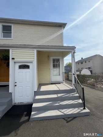 $2,500 | 163 Collins Street, Unit 2, New Britain, CT 06051