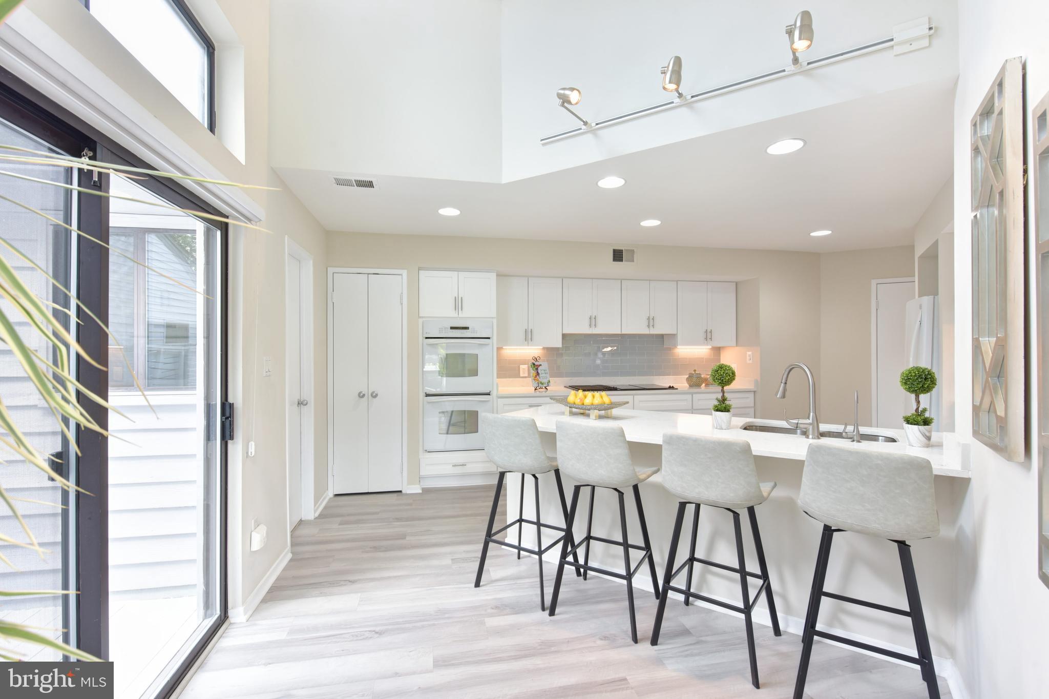 2115 South Bay Lane Reston, VA 20191 - Photo 15 of 53