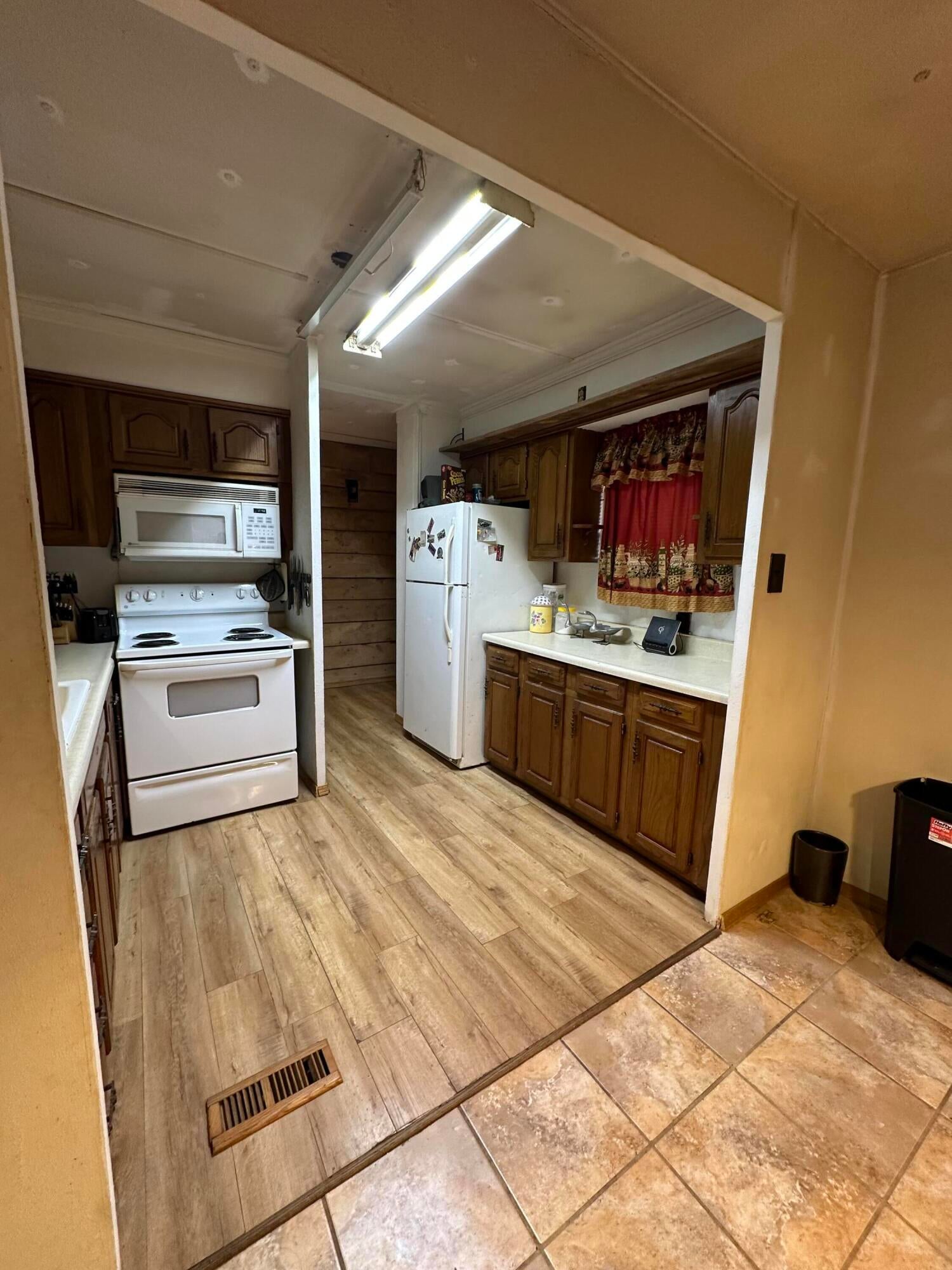 453551 East 305 Road Afton, OK 74331 - Photo 14 of 23 Kitchen