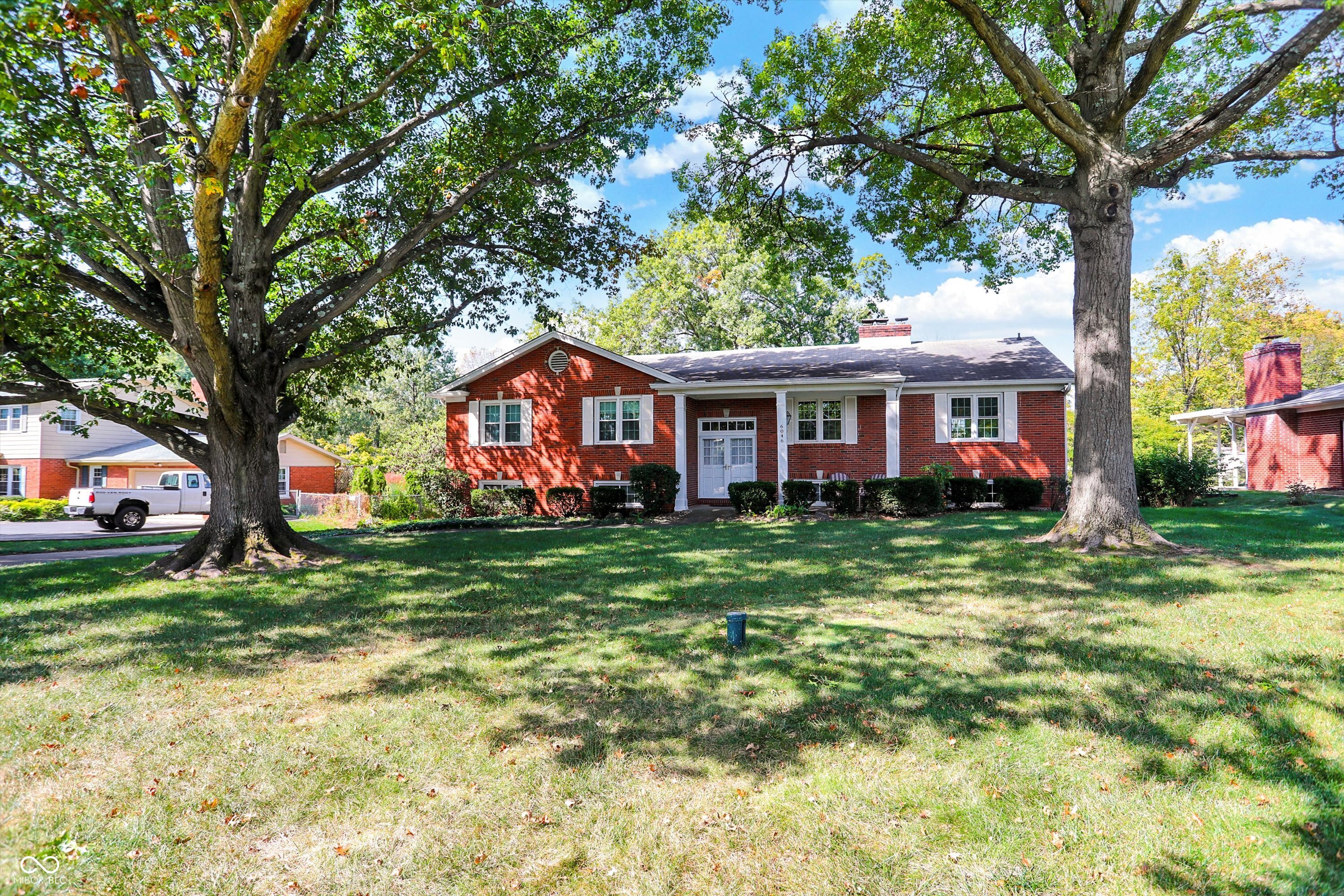 6046 Andover Road Indianapolis, IN 46220 - Photo 3 of 94