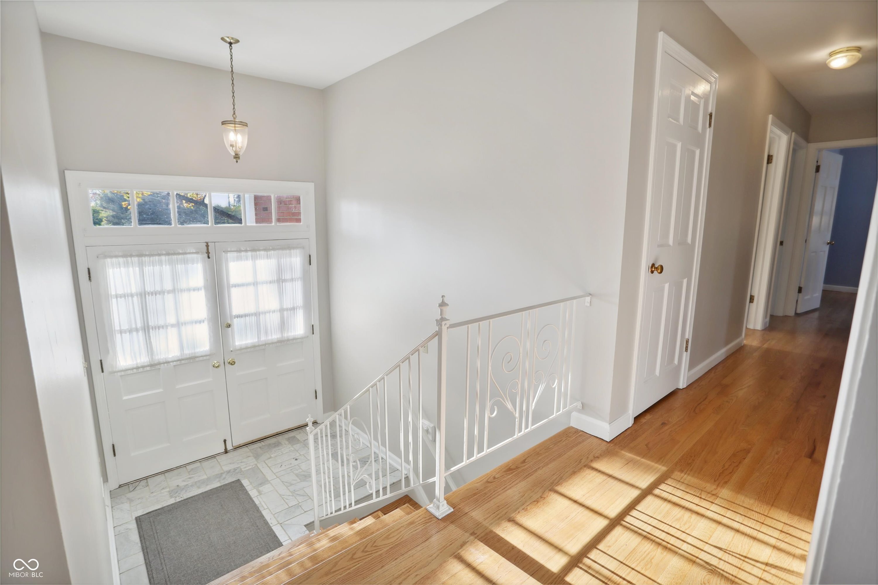 6046 Andover Road Indianapolis, IN 46220 - Photo 5 of 94