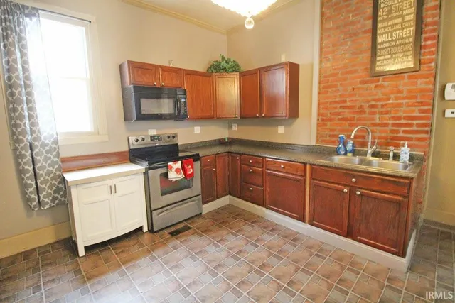 $119,900 | 2214 West Illinois Street, Evansville, IN 47712