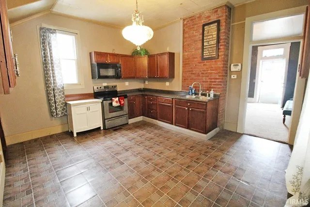 $119,900 | 2214 West Illinois Street, Evansville, IN 47712