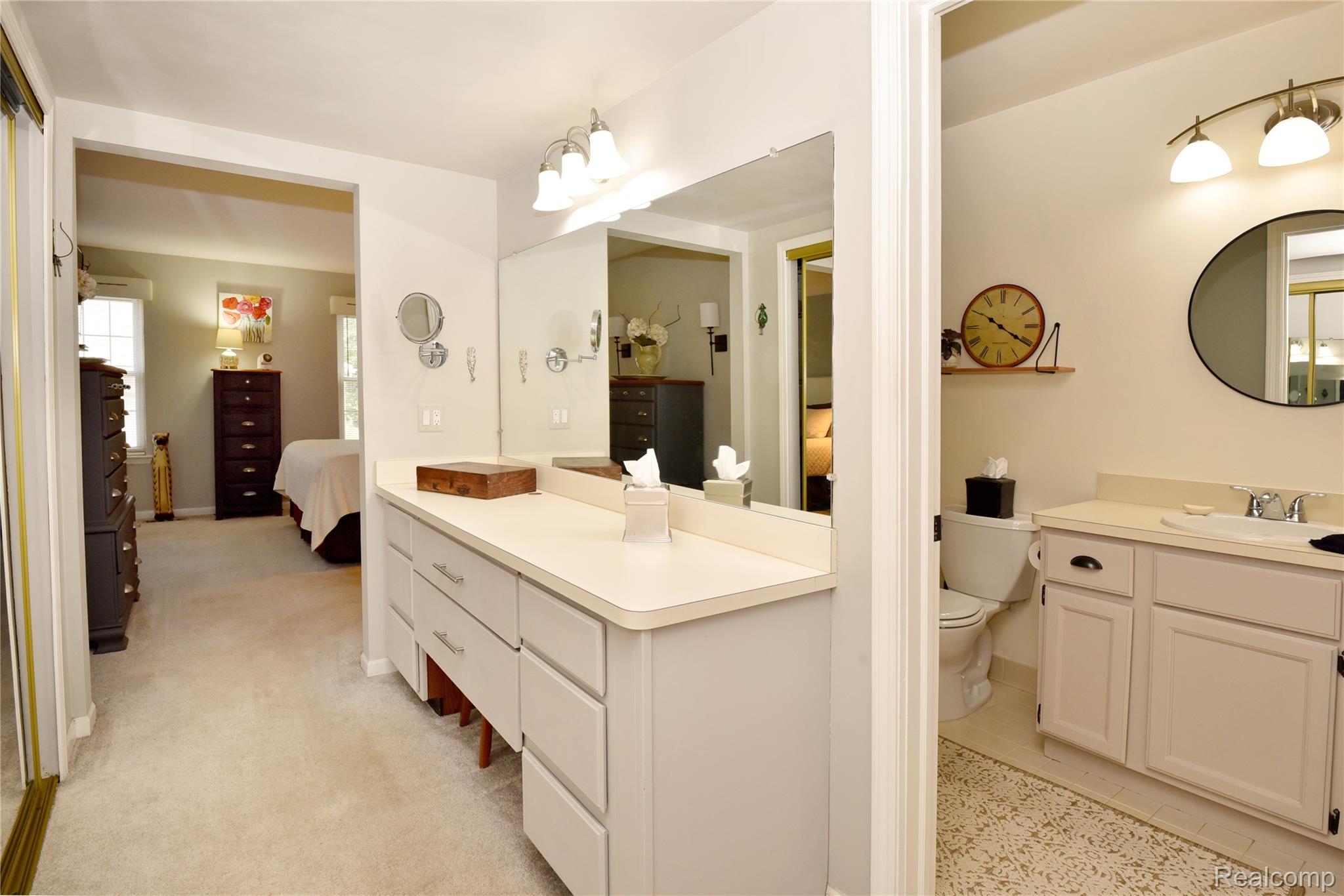 1635 Huntington Park, Unit A Rochester, MI 48309 - Photo 21 of 41 Primary Bedroom - Even has a Separate Vanity Area