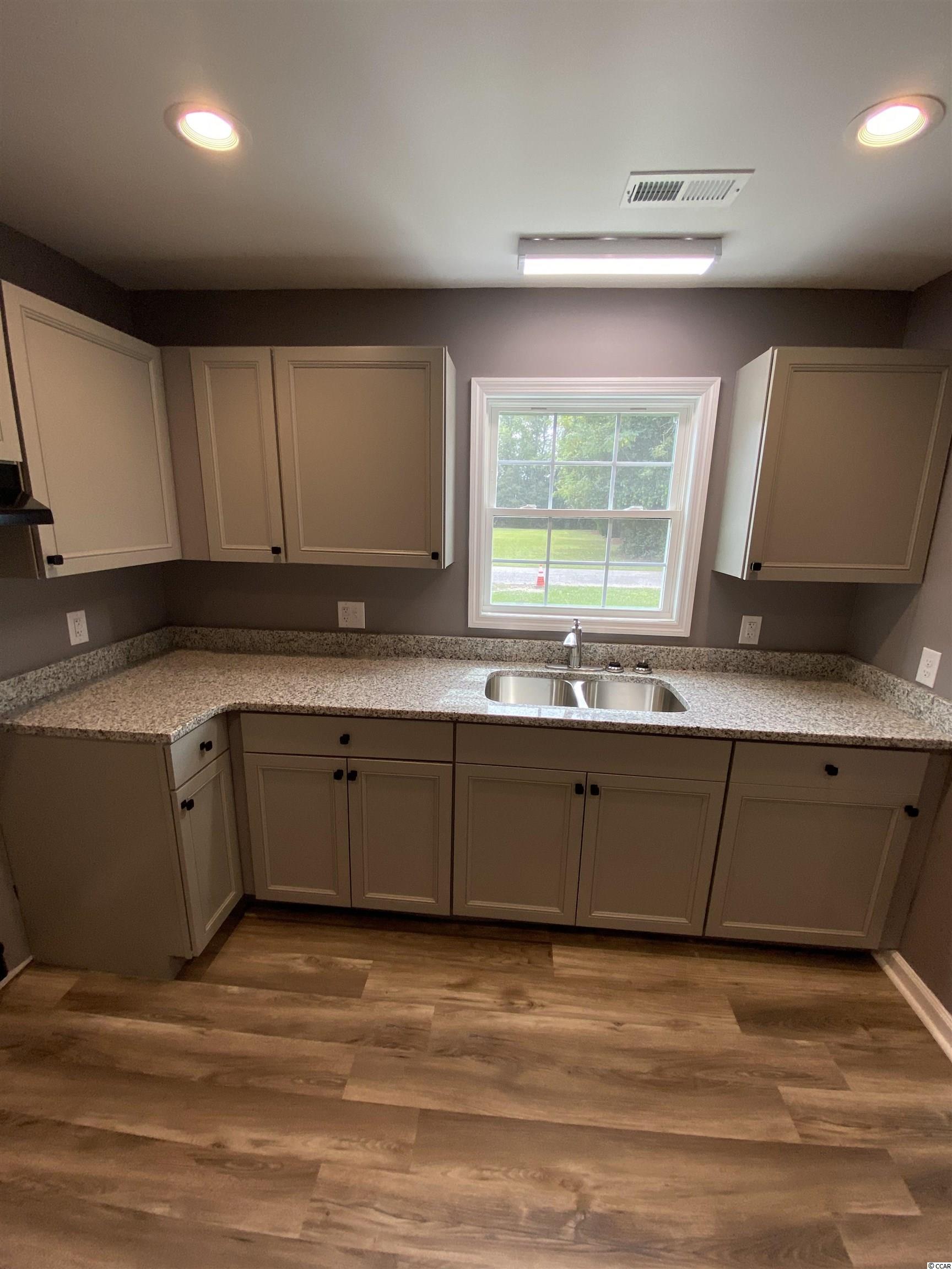 412 East Andrews Street Hemingway, SC 29554 - Photo 5 of 18