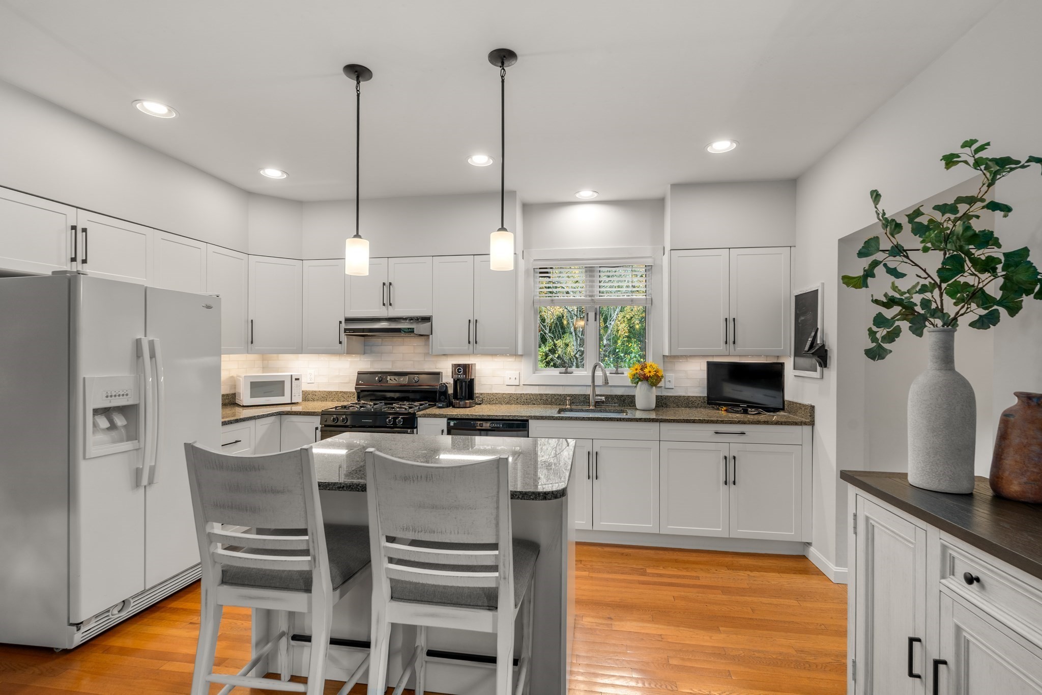 38 Hawthorne Road Wayland, MA 01778 - Photo 10 of 34 Gallery Image 10