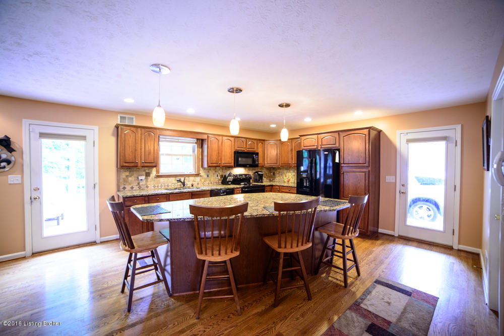 7607 Aspen Ridge Road Louisville, KY 40214 - Photo 11 of 39 7607 Aspen Ridge Road-20