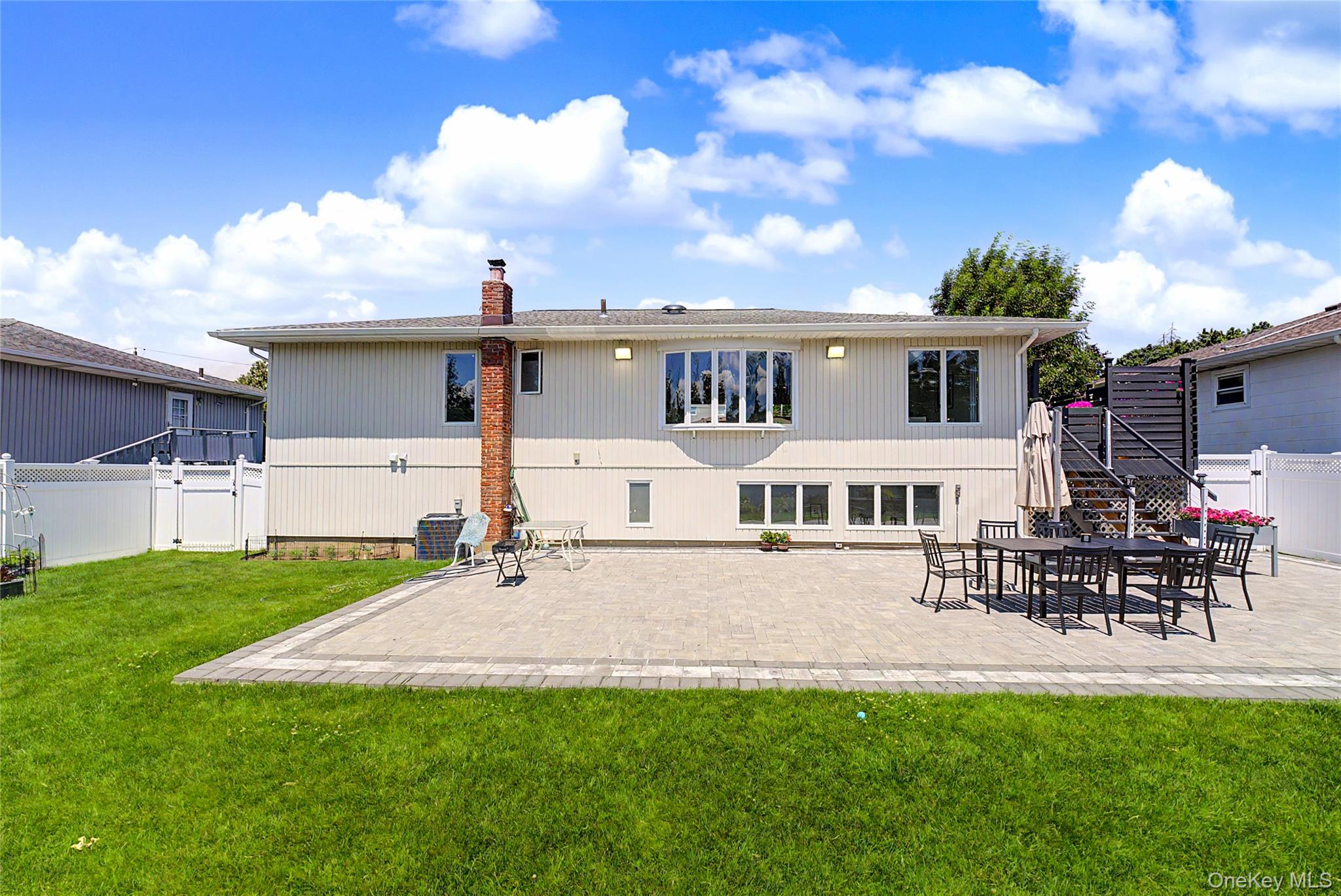 20 Russell Park Road Syosset, NY 11791 - Photo 36 of 42