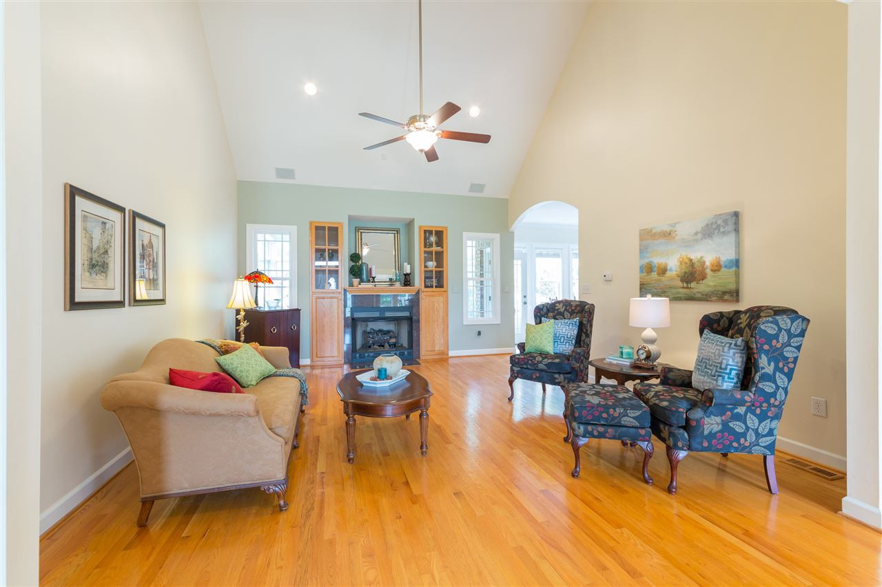 1013 Bellewood Farms Road Raleigh, NC 27603 - Photo 7 of 25 Living Room