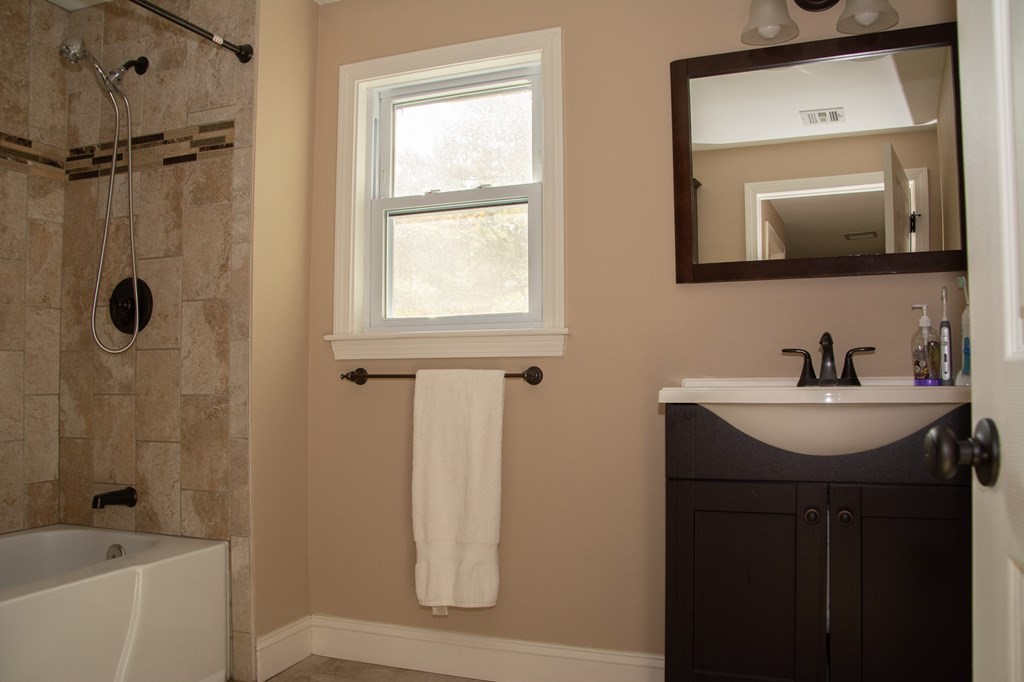 1073 Concord Road Marlborough, MA 01752 - Photo 14 of 29 Gallery Image 14