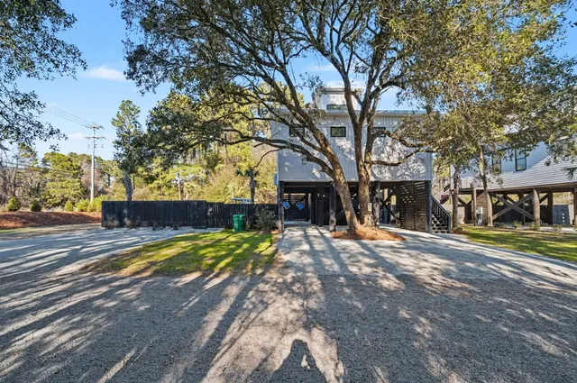 $690,000 | 236 Brown Pelican Loop, Pawleys Island, SC 29585