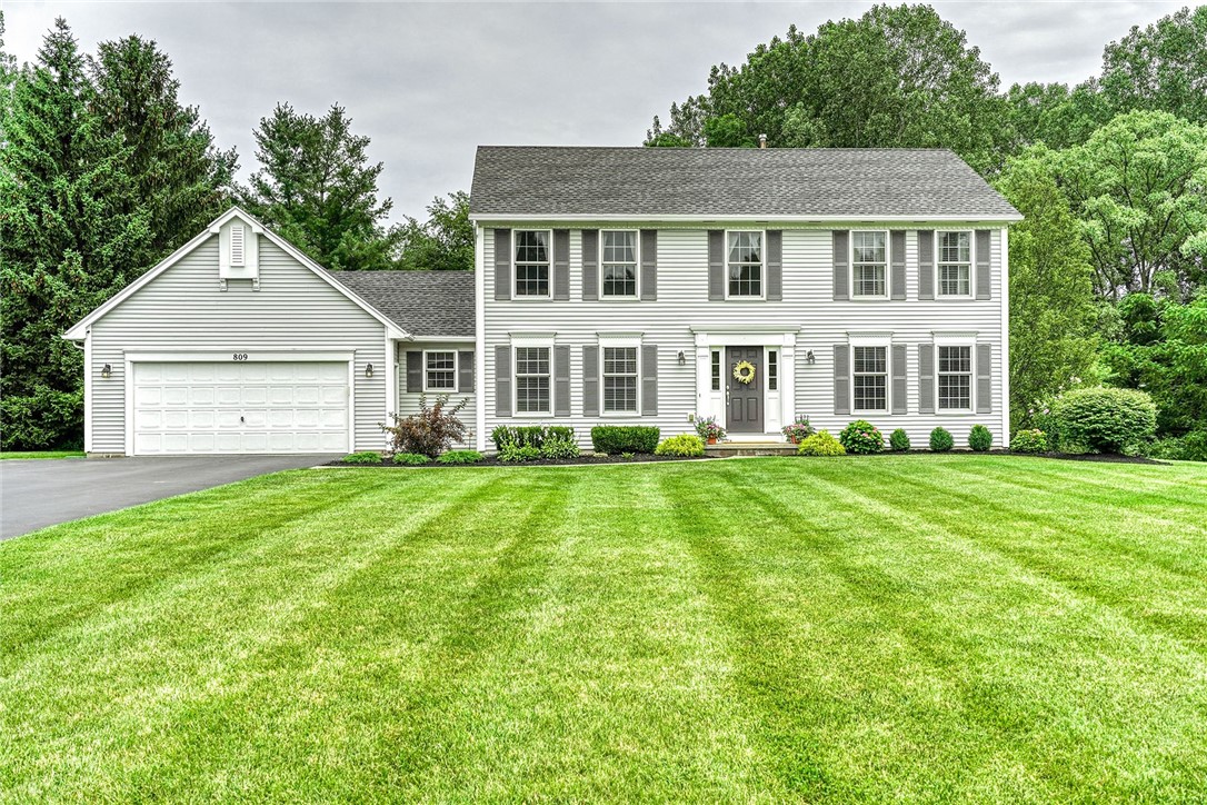 WELCOME TO 809 LINDSEY CIRCLE, WEBSTER!