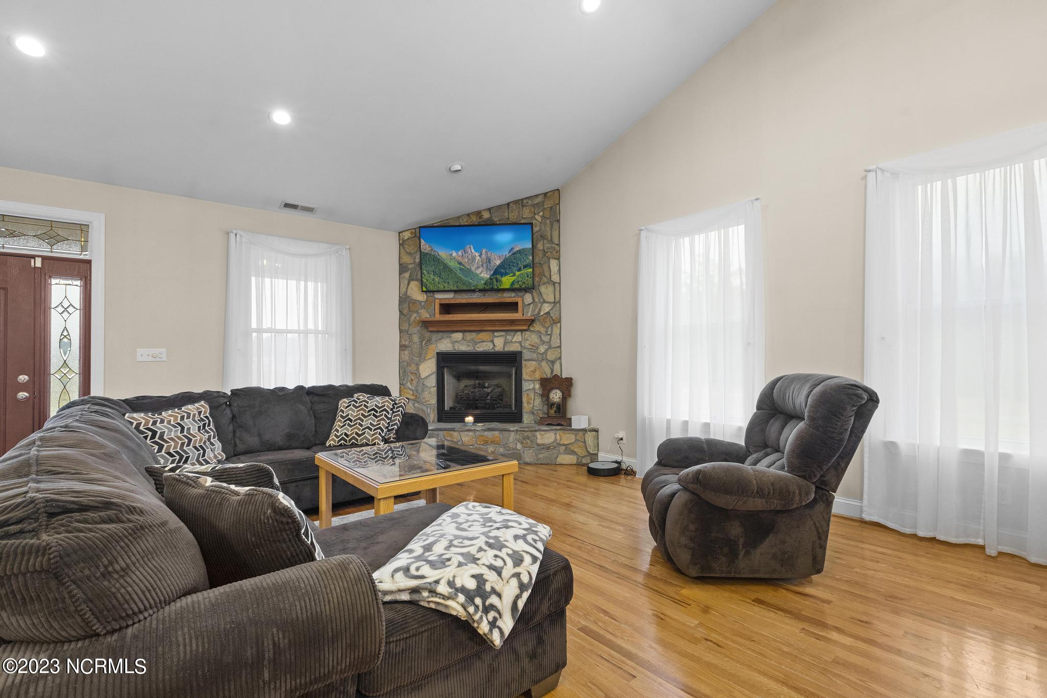 281 King Road Jacksonville, NC 28540 - Photo 24 of 45 IMG_2166