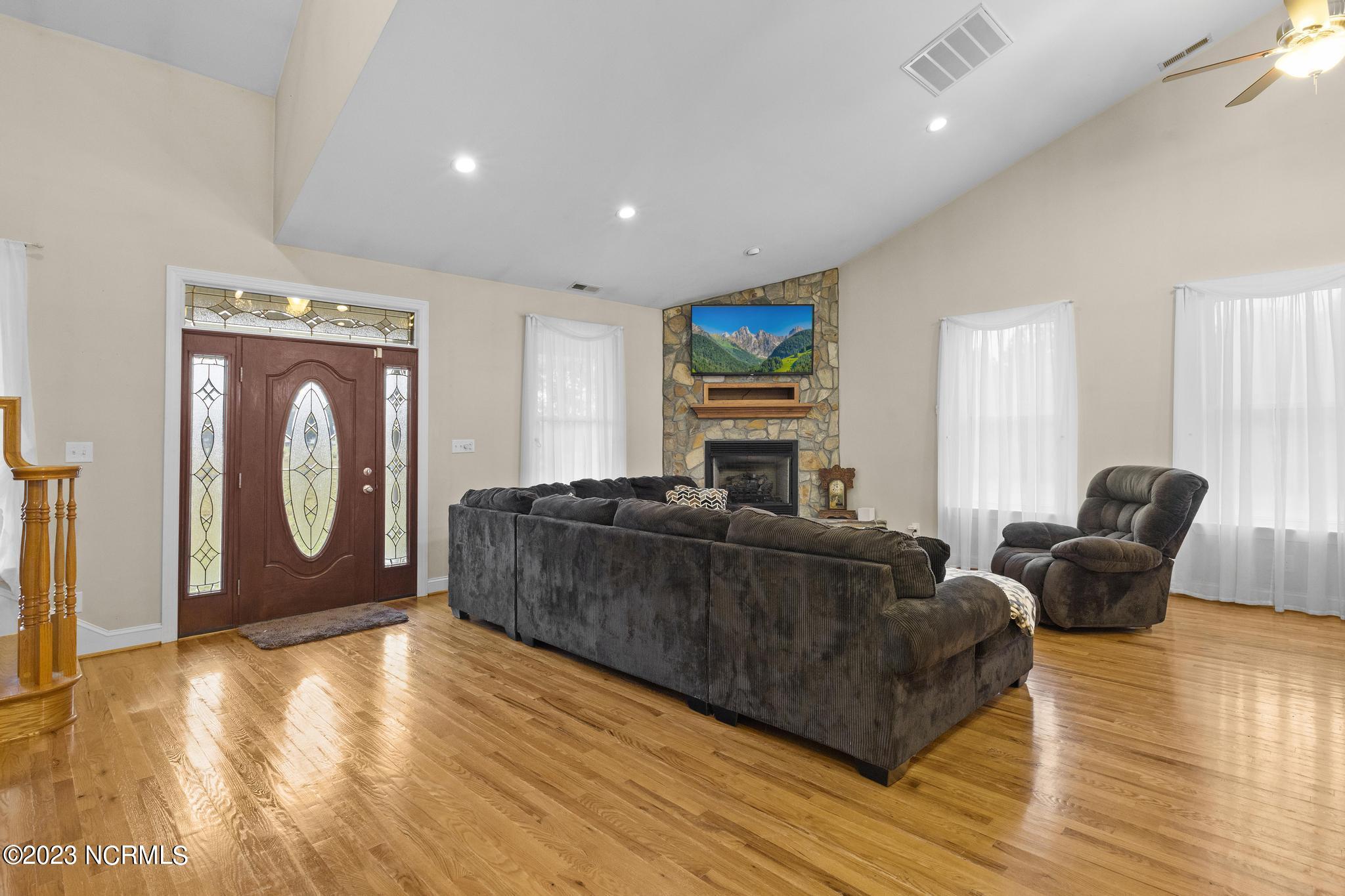 281 King Road Jacksonville, NC 28540 - Photo 26 of 45 IMG_2172