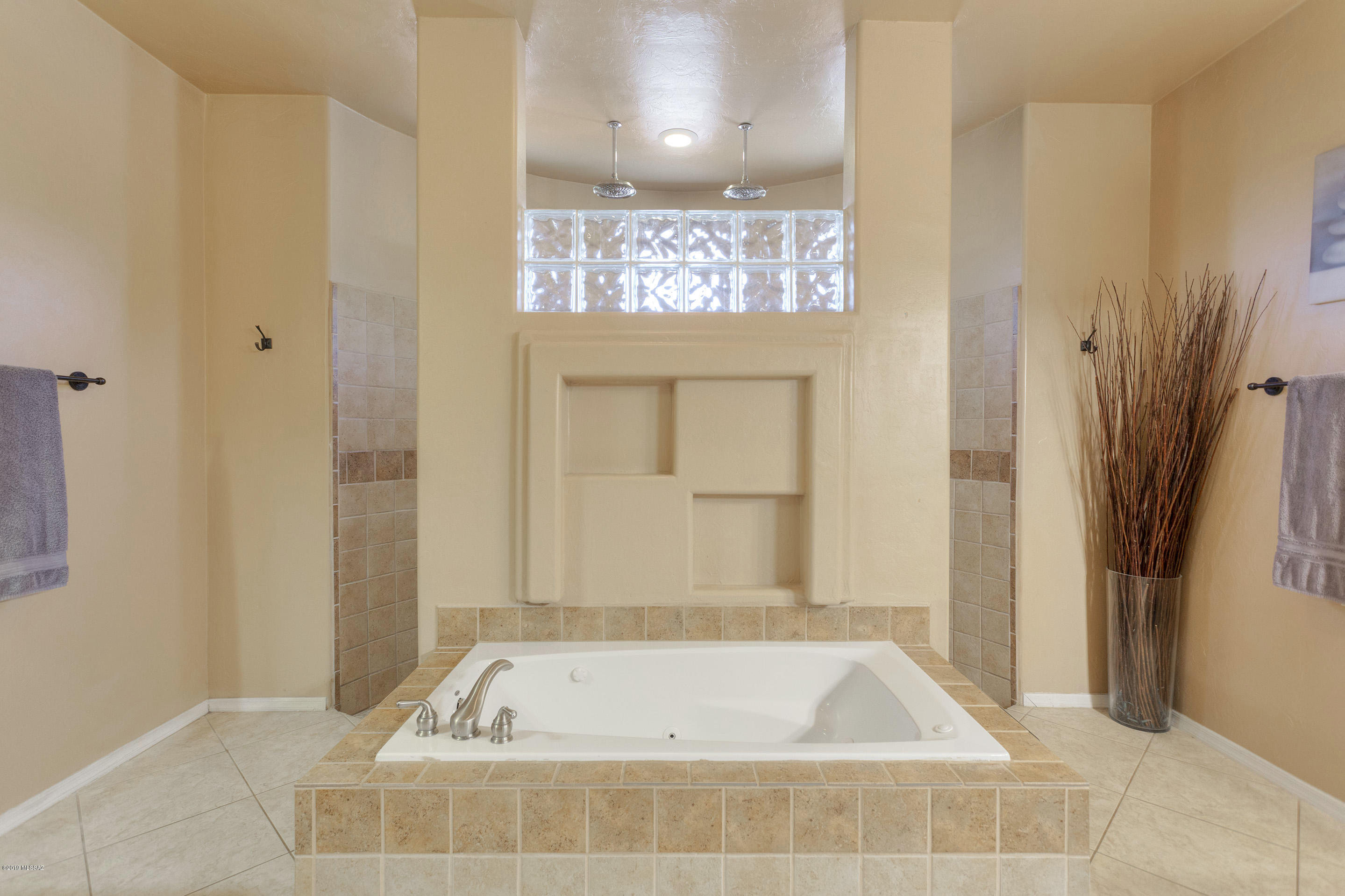390 Falcon Court Rio Rico, AZ 85648 - Photo 26 of 41