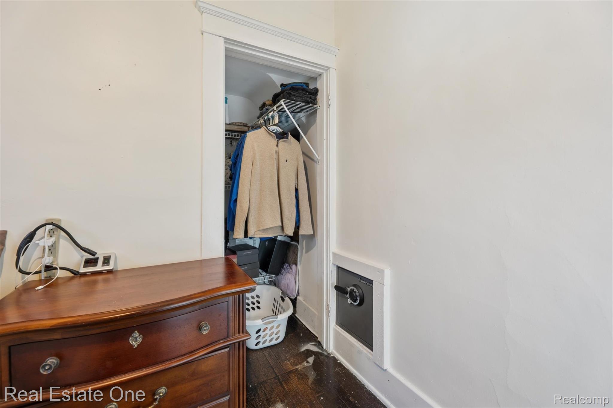 159 Dwight Street River Rouge, MI 48218 - Photo 20 of 48 20-159-Dwight-St-River-Rouge-MI-48218-WindowStill-13.jpg