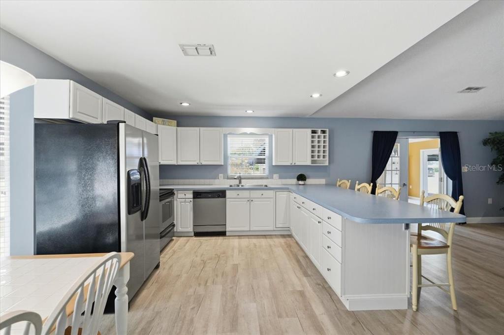 6140 Seagull Lane Lakeland, FL 33809 - Photo 12 of 35