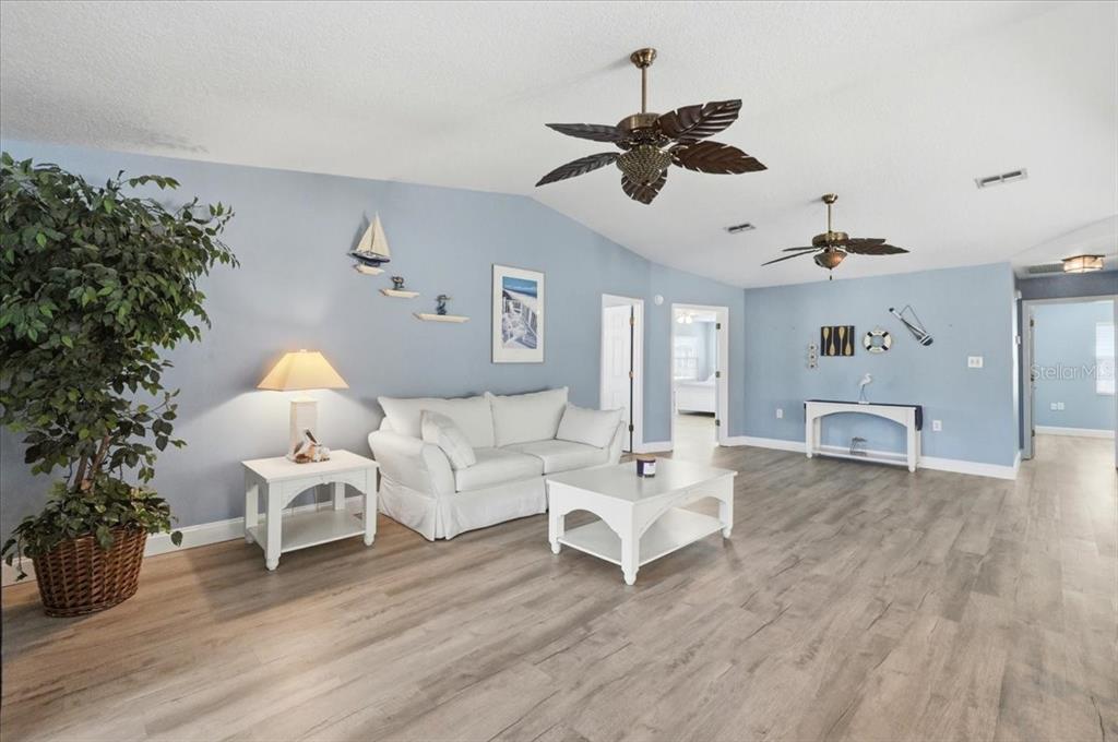 6140 Seagull Lane Lakeland, FL 33809 - Photo 2 of 35