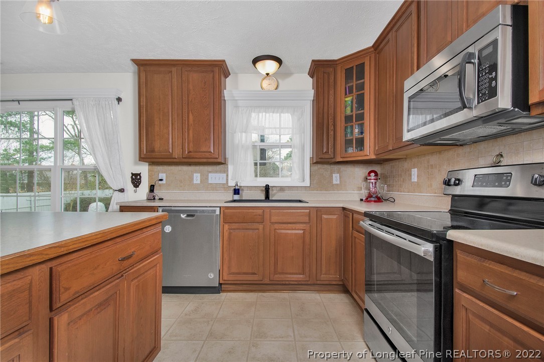 3718 Golfview Road Hope Mills, NC 28348 - Photo 8 of 23 Gallery Image 8