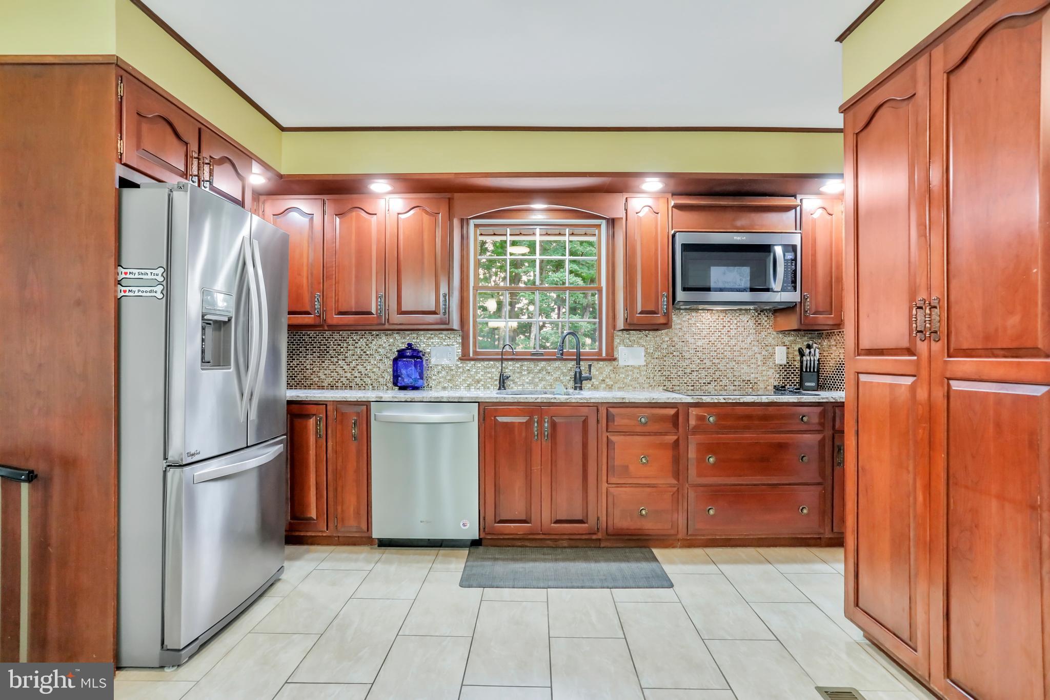 9611 Shimpstown Road Mercersburg, PA 17236 - Photo 27 of 147 Cherry Kitchen, Mosaic Back-splash, Stainless App
