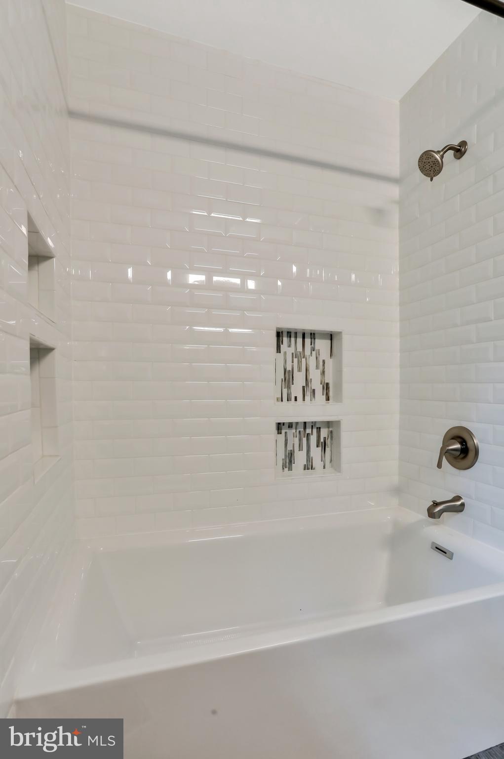 9611 Shimpstown Road Mercersburg, PA 17236 - Photo 83 of 147 Over-Sized DEEP Soaking tub w/ Tile & Accents