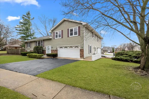 $620,000 | 701 Viking Drive, Batavia, IL 60510