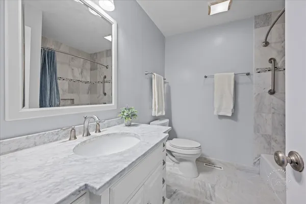 $635,000 | 701 Viking Drive, Batavia, IL 60510