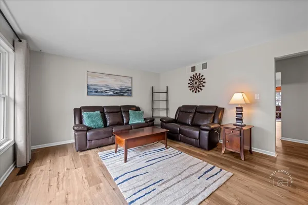 $635,000 | 701 Viking Drive, Batavia, IL 60510