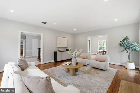 $1,325,000 | 14200 White Water Way, Gaithersburg, MD 20878