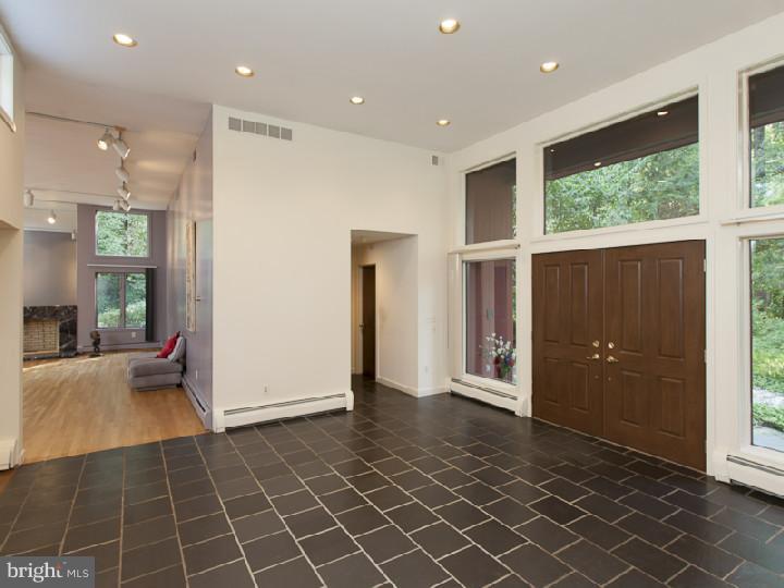 910 Stuart Road Princeton, NJ 08540 - Photo 3 of 25