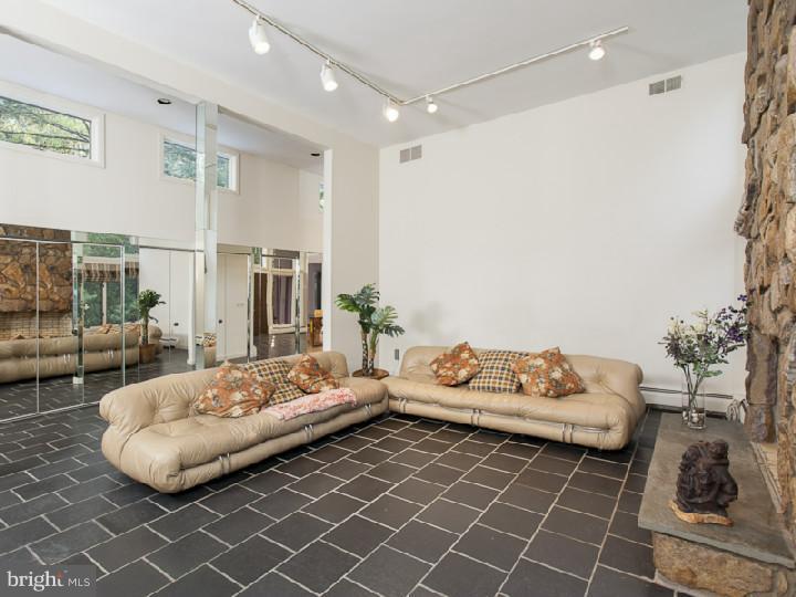910 Stuart Road Princeton, NJ 08540 - Photo 10 of 25