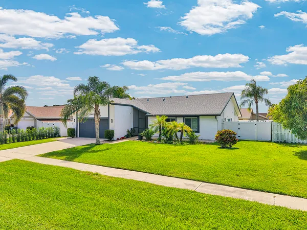 $4,700 | 19119 Winslow Terrace, Boca Raton, FL 33434