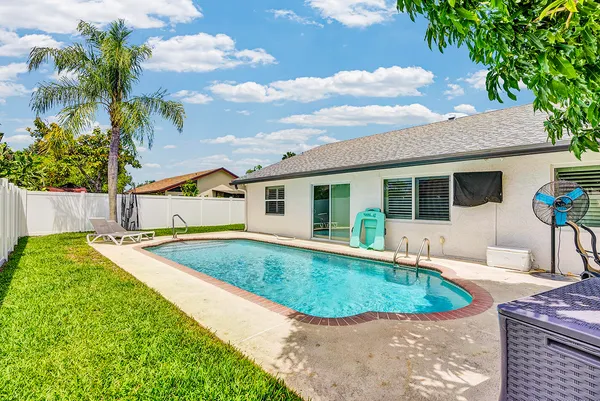 $4,700 | 19119 Winslow Terrace, Boca Raton, FL 33434