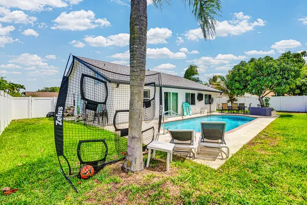 $4,700 | 19119 Winslow Terrace, Boca Raton, FL 33434