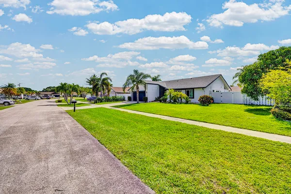 $4,700 | 19119 Winslow Terrace, Boca Raton, FL 33434