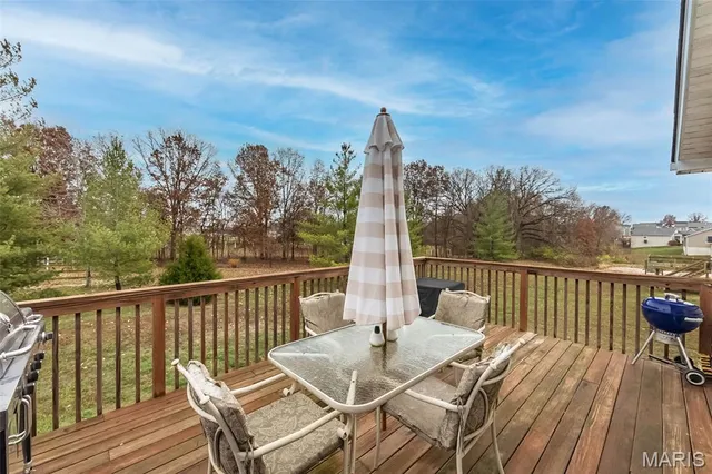 $235,000 | 212 Gentle Pine Lane, Winfield, MO 63389