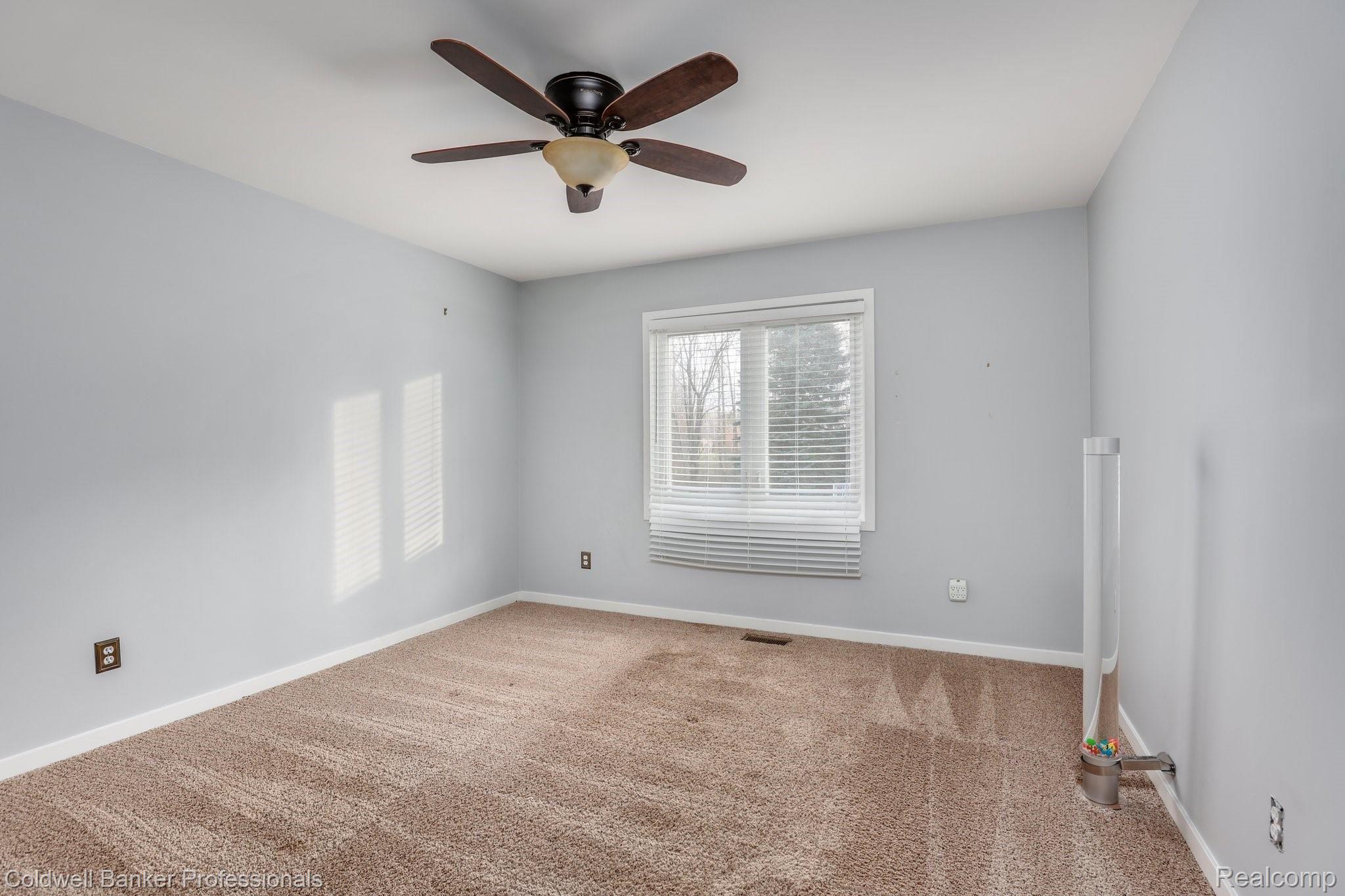 5365 Ridge Trail North Clarkston, MI 48348 - Photo 27 of 55 Second main level bedroom