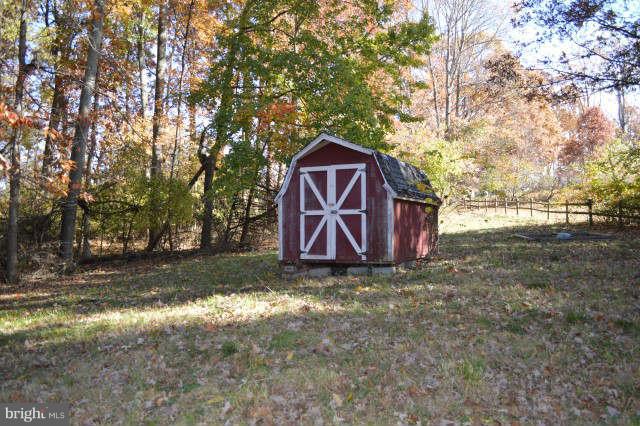9335 Lees Ridge Road Warrenton, VA 20186 - Photo 22 of 25 Exterior (Rear)